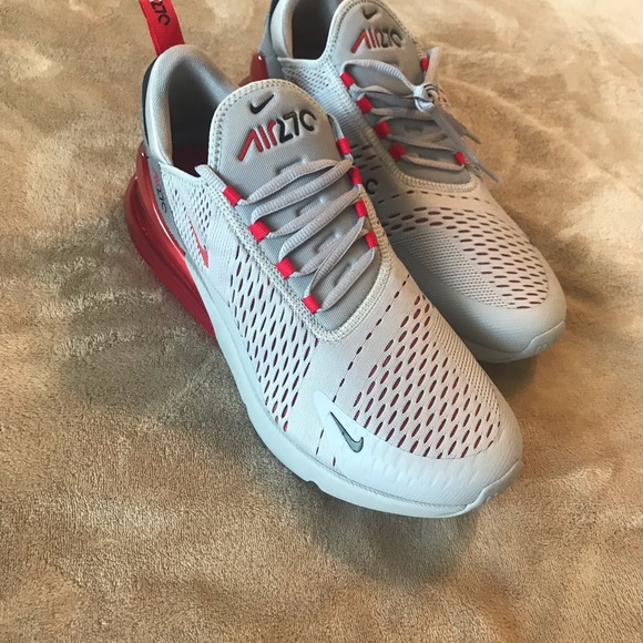 Nike Air Max 270 Wolf Grey University Red - Picture 4 of 8